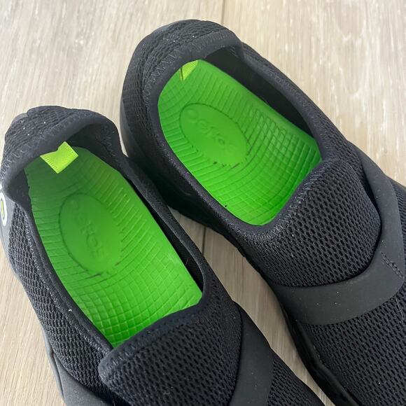 Oofos OOmg Low Eeze Women's 9 Slip On Black Recovery Comfort Shoe Low Fibre - Picture 5 of 9